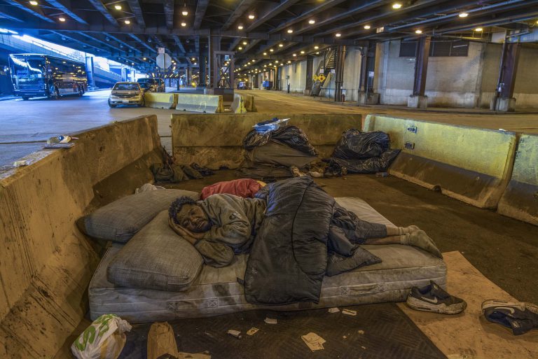 Keeping warm Where do the homeless go when it gets cold? Medill